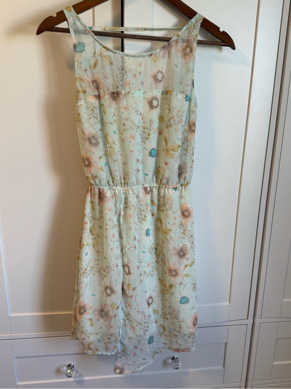 Pull&Bear Pastel Floral Sleeveless Mini Dress in Mint and Beige